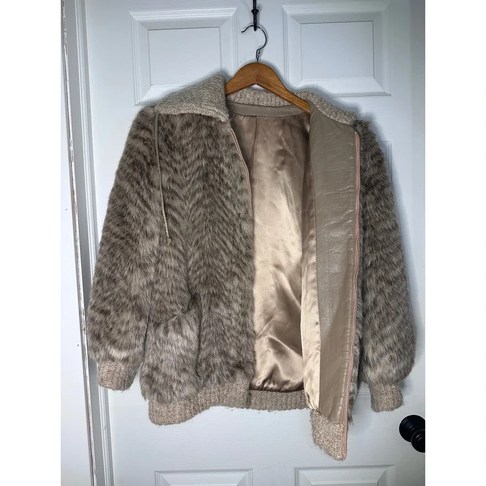 Lifestyle 80 by Andrea Ungar Faux Fur Jacket Zig Zag Pattern Knit Collar & Cuffs - Picture 8 of 14